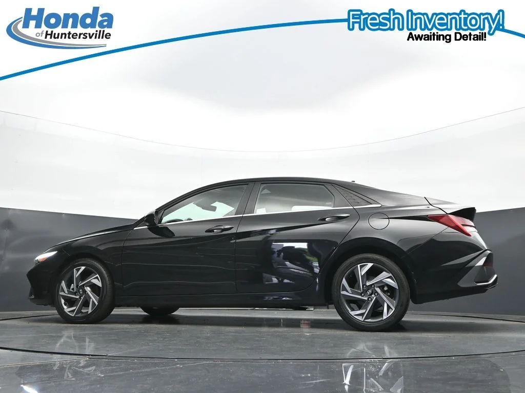 Used 2025 Abyss Black Hyundai SEL Convenience image 30