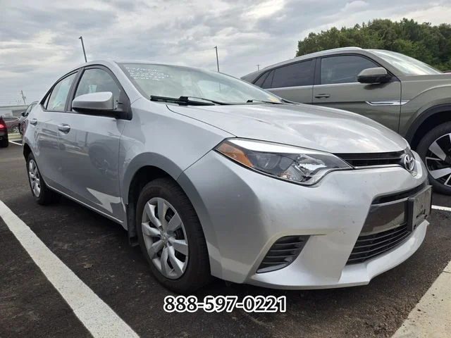 Used 2016 Silver Toyota LE image 9