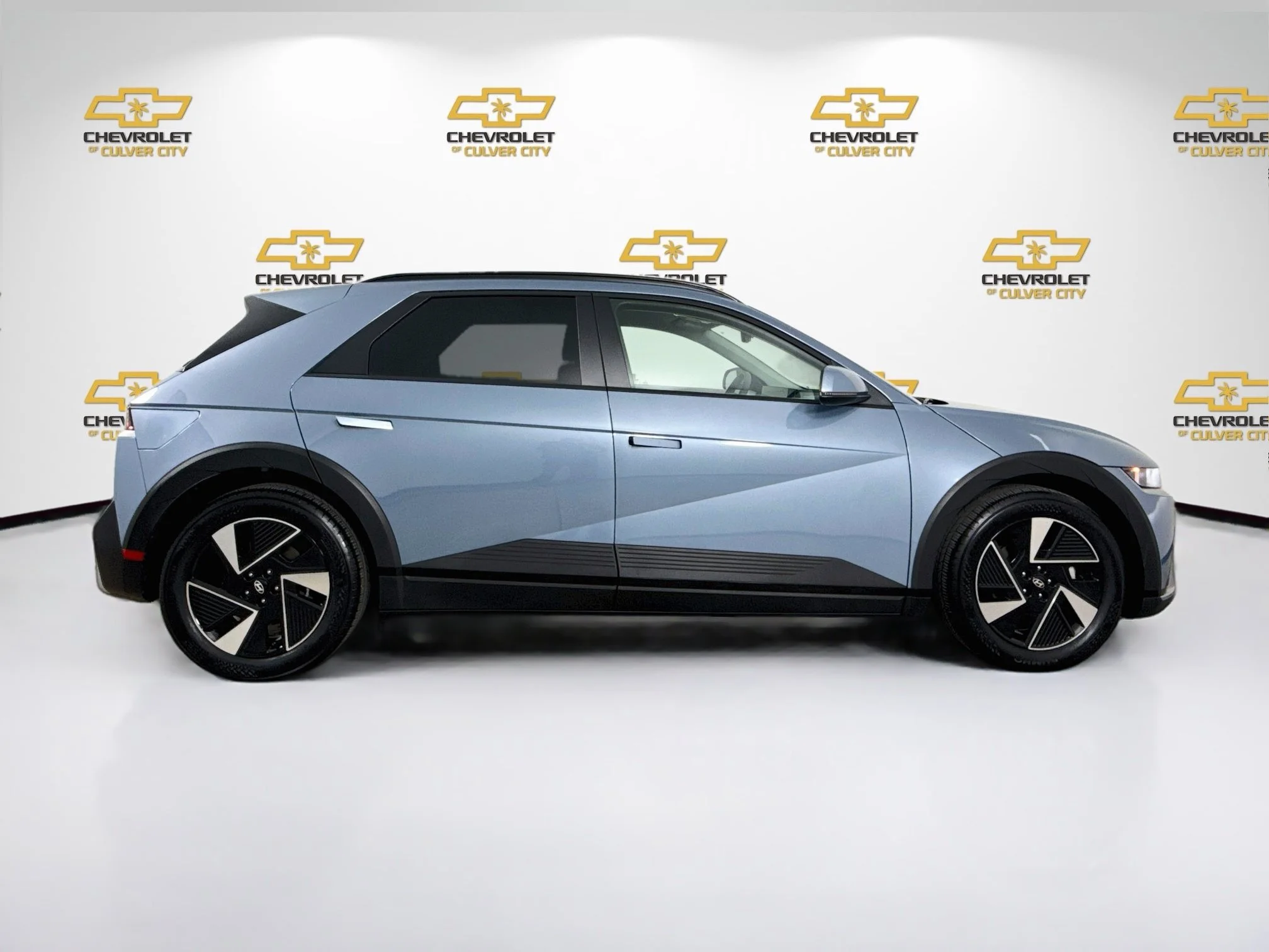 Used 2025 Blue Hyundai SEL image 9