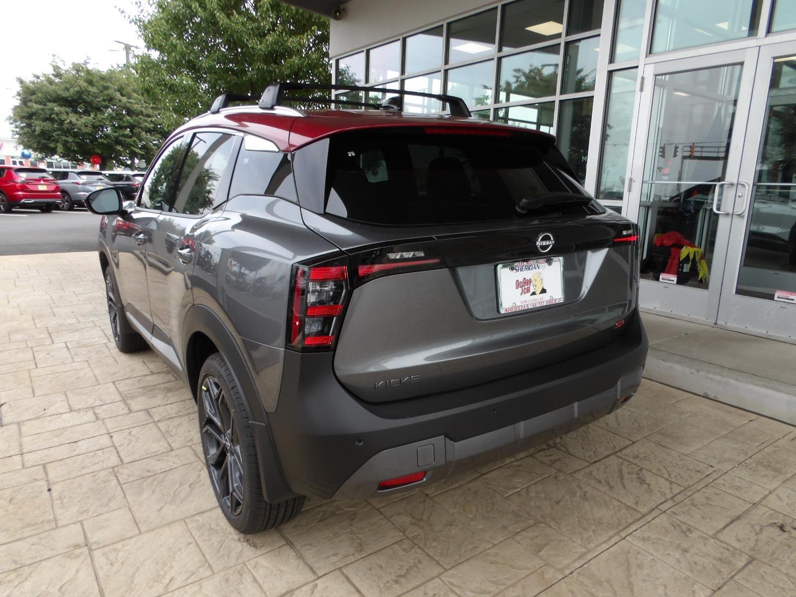 New 2026 Gun Metallic / Scarlet Ember Tintcoat Two-tone Nissan SR image 5
