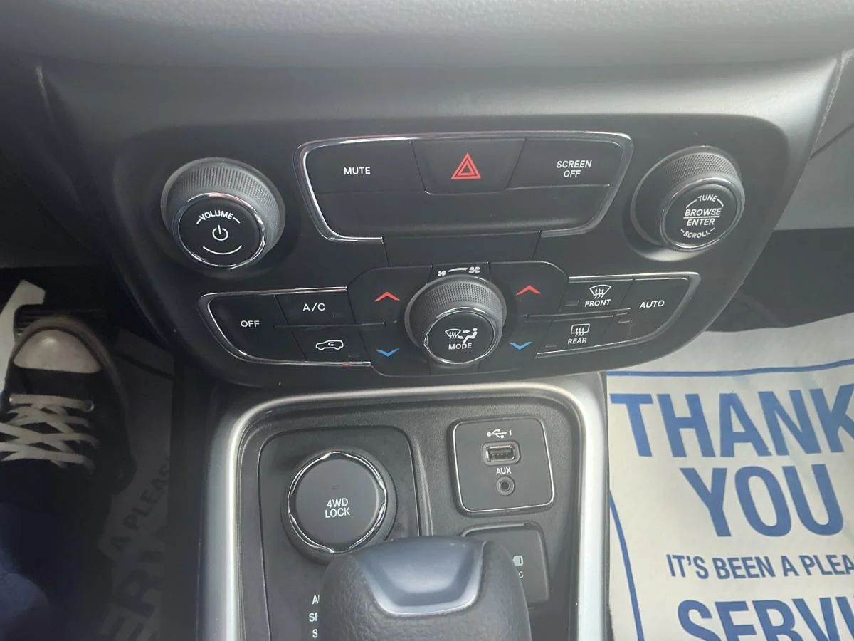 Used 2021 Grey Jeep Upland Edition image 26