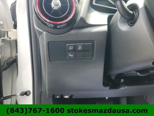 Used 2016 White Mazda Touring image 16