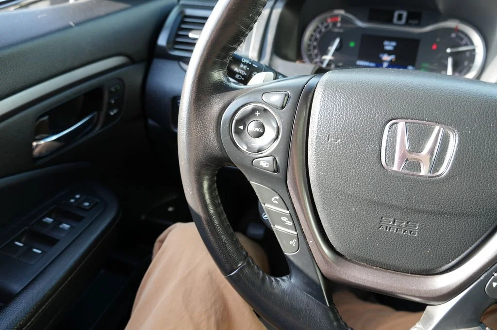 Certified Used 2023 Platinum White Pearl Honda RTL-E image 23