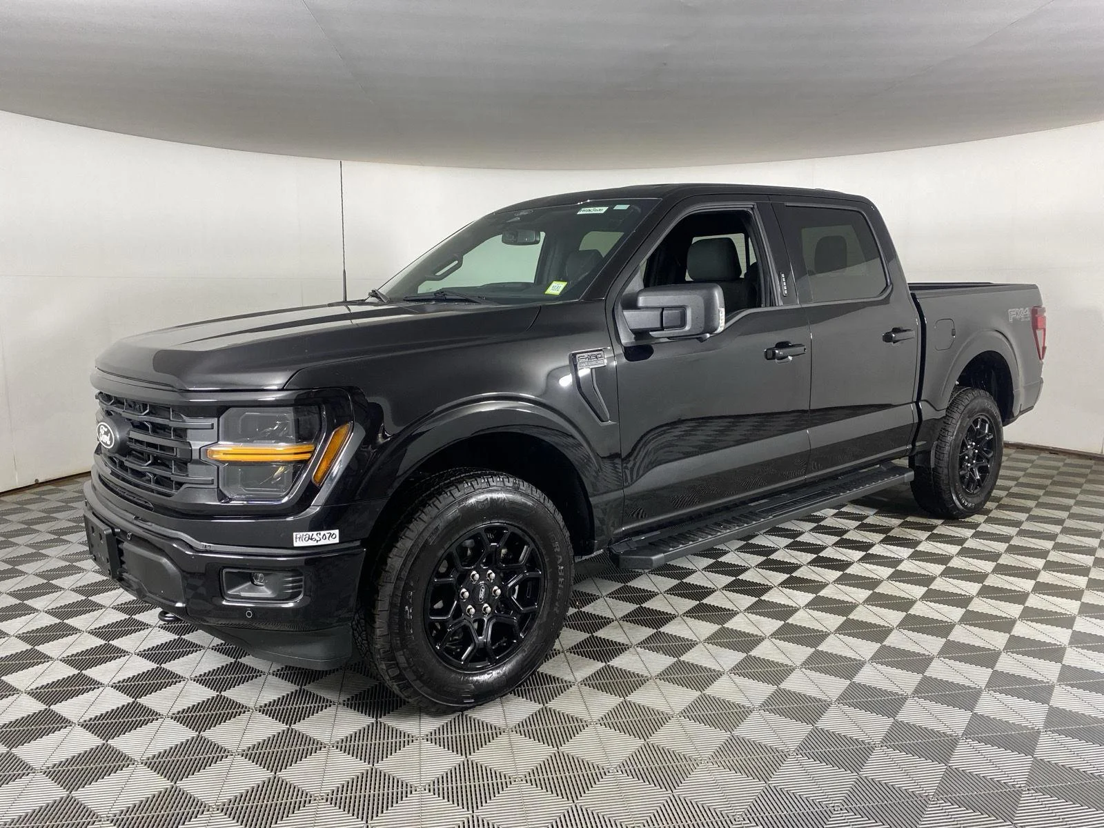 New 2026 Agate Black Metallic Ford XLT image 3
