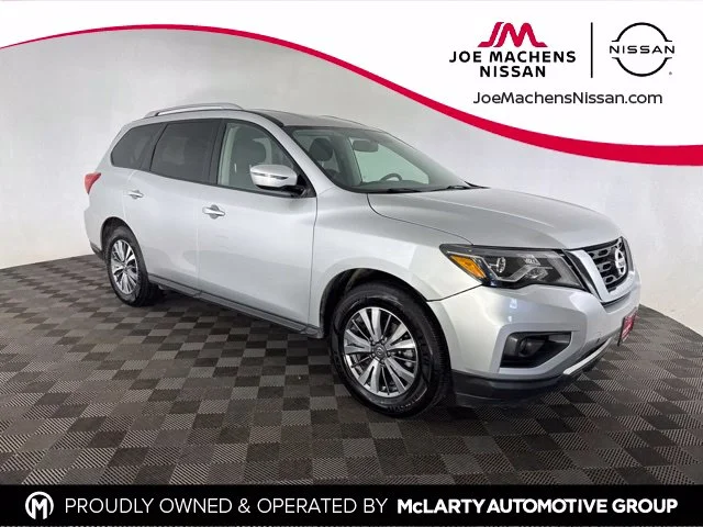 2020 Nissan Pathfinder SV