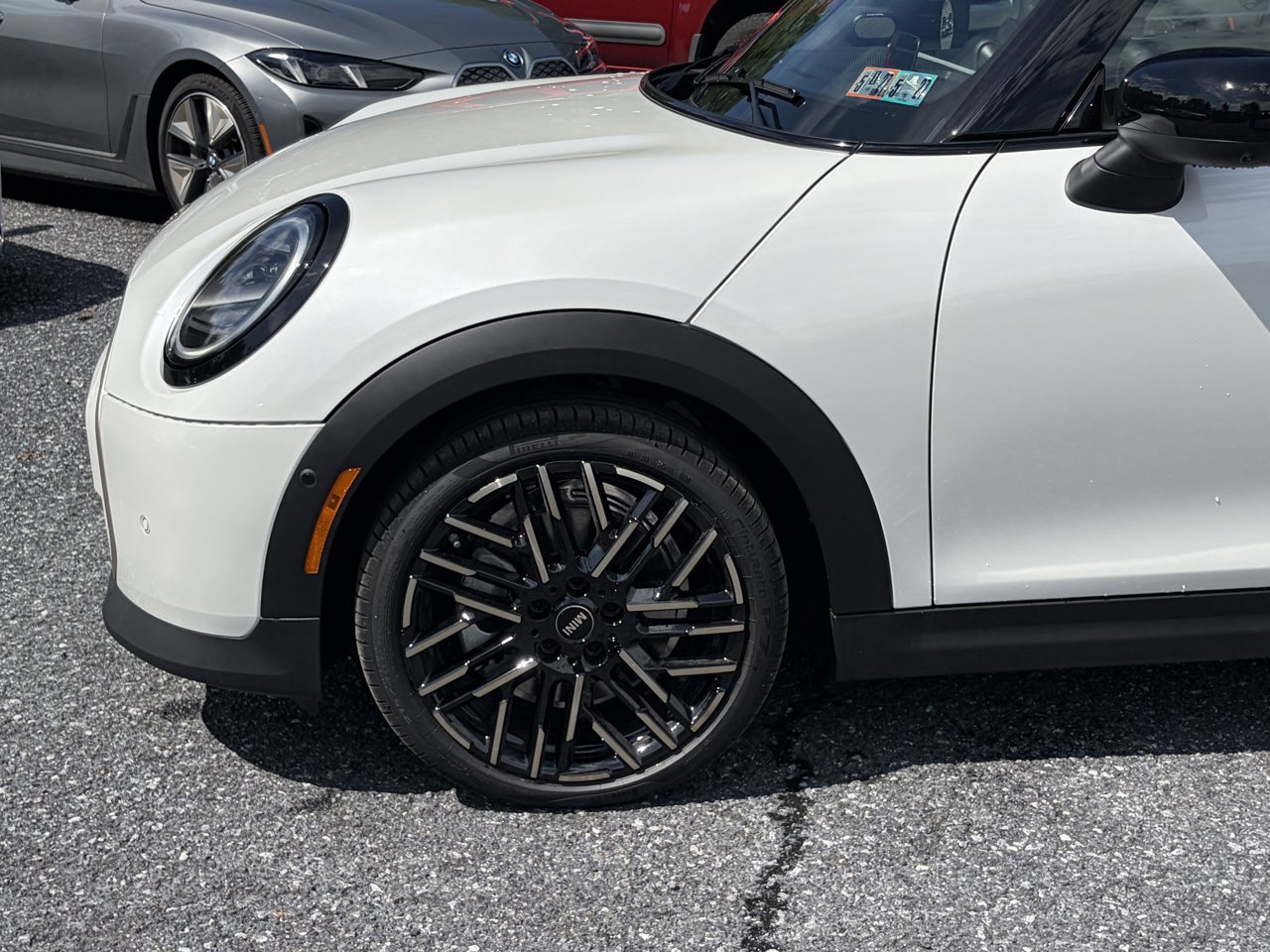 New 2026 Nanuq White Metallic MINI ICONIC image 4