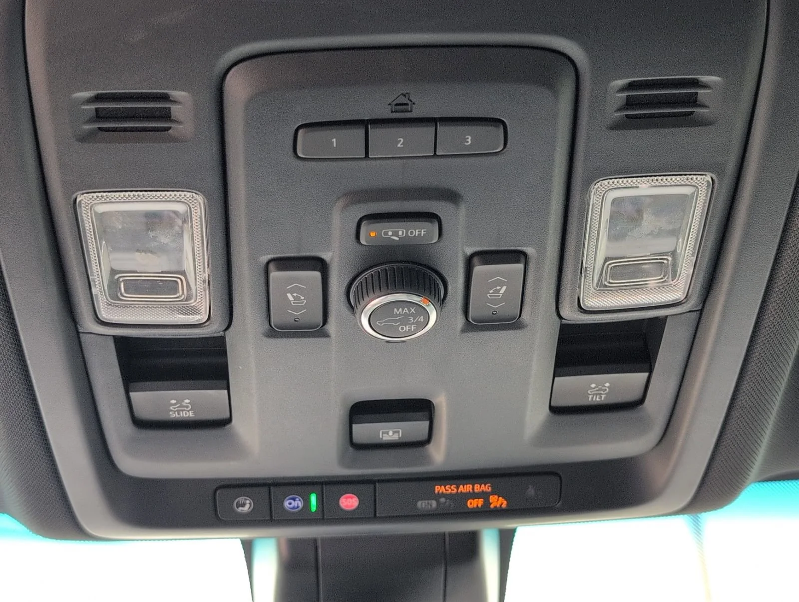 Used 2022 Black Chevrolet Z71 image 17