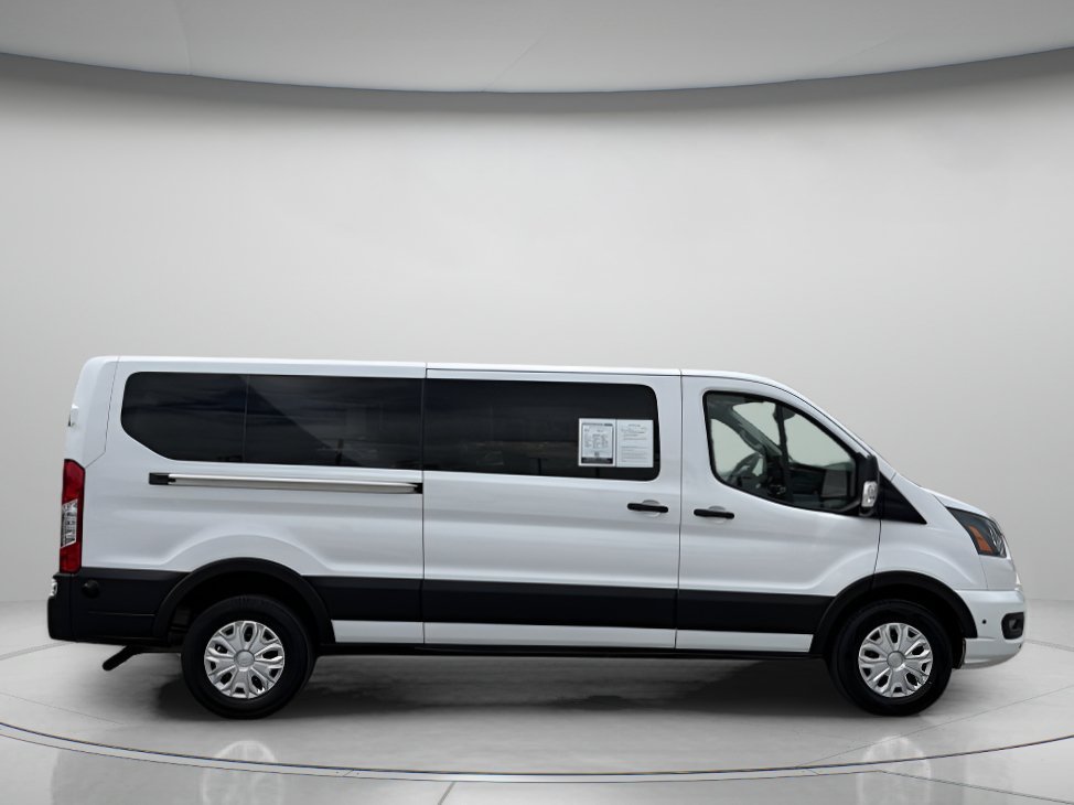 Used 2024 Oxford White Ford XLT image 2