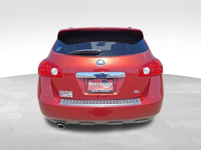 Used 2013 Red Nissan SL image 6