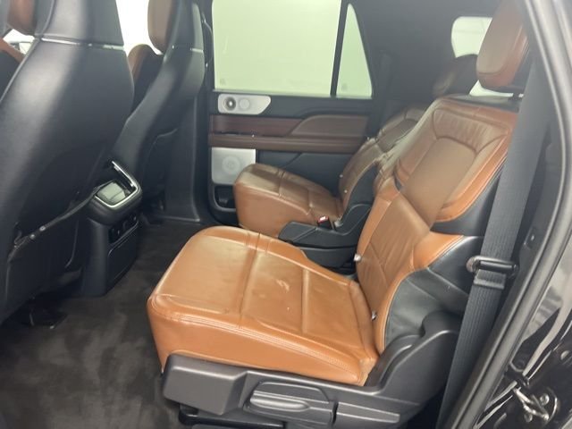 Used 2023 Black Lincoln L Reserve image 12
