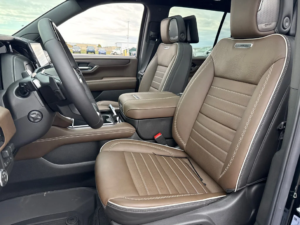 2026 GMC Yukon Denali Ultimate - Photo 17