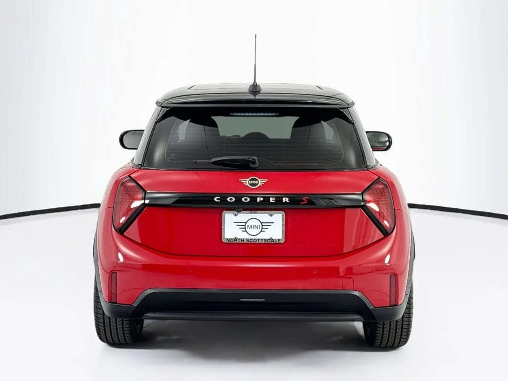 Certified Used 2025 Chili Red II MINI Signature image 9