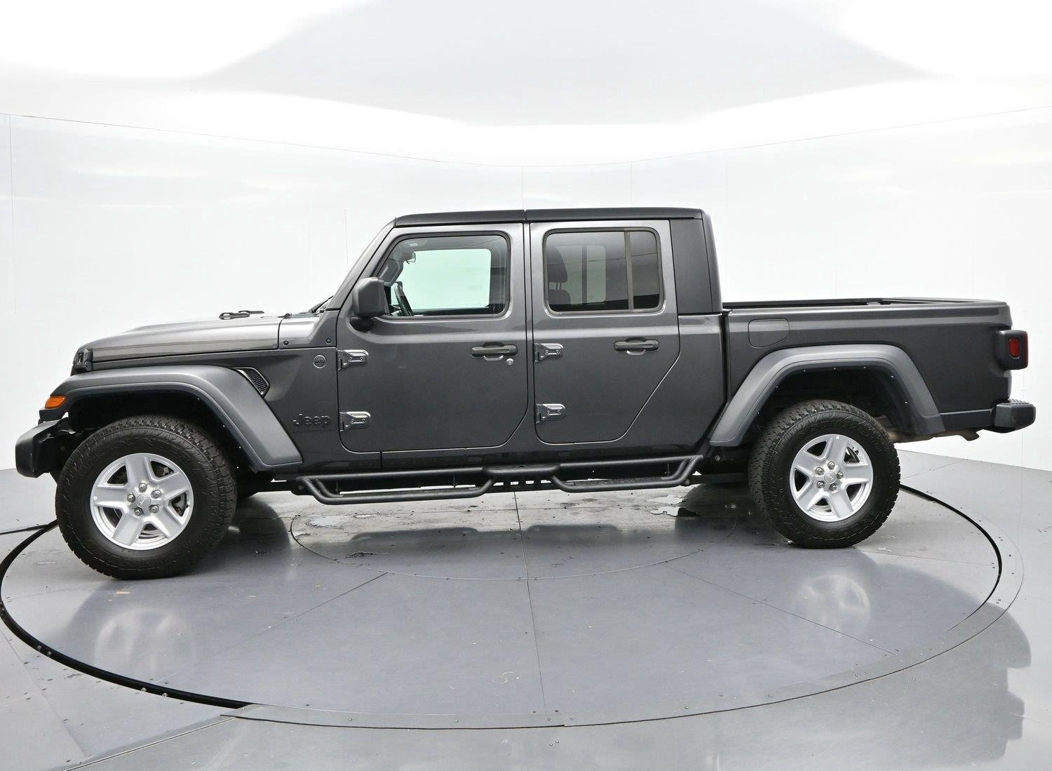 Used 2023 Granite Crystal Metallic Clearcoat Jeep Sport S image 4