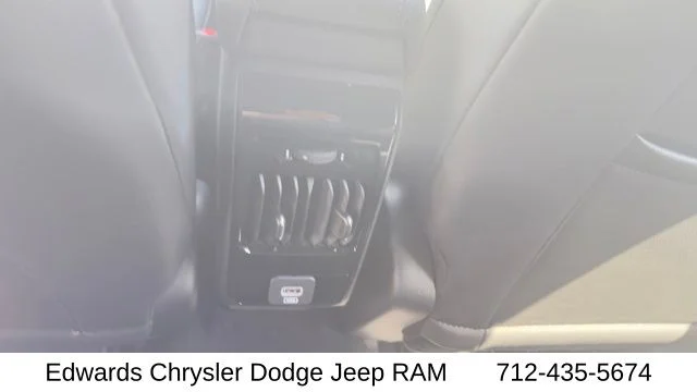 New 2026 White Jeep Latitude image 30