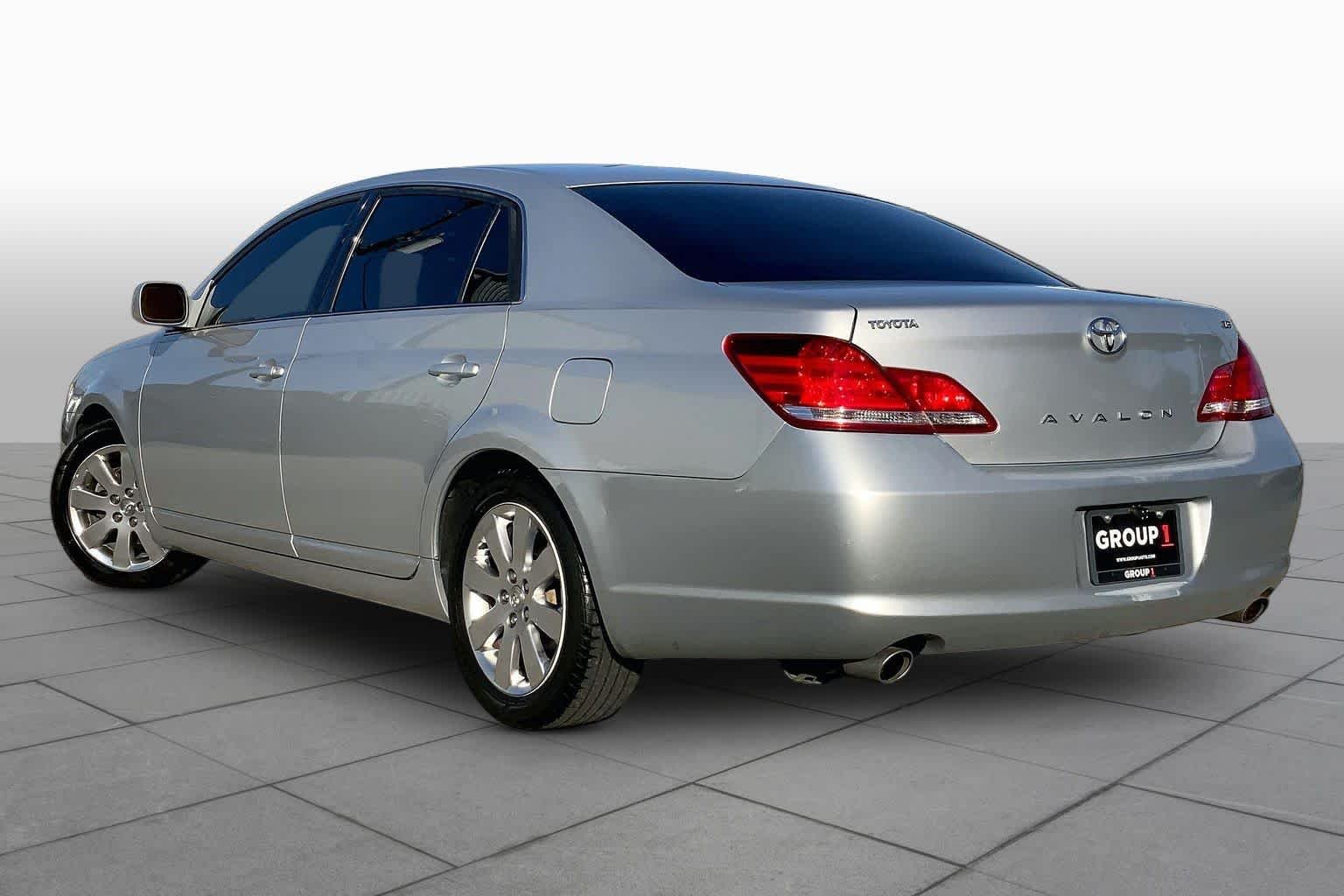 Used 2006 Titanium Metallic Toyota XLS image 8