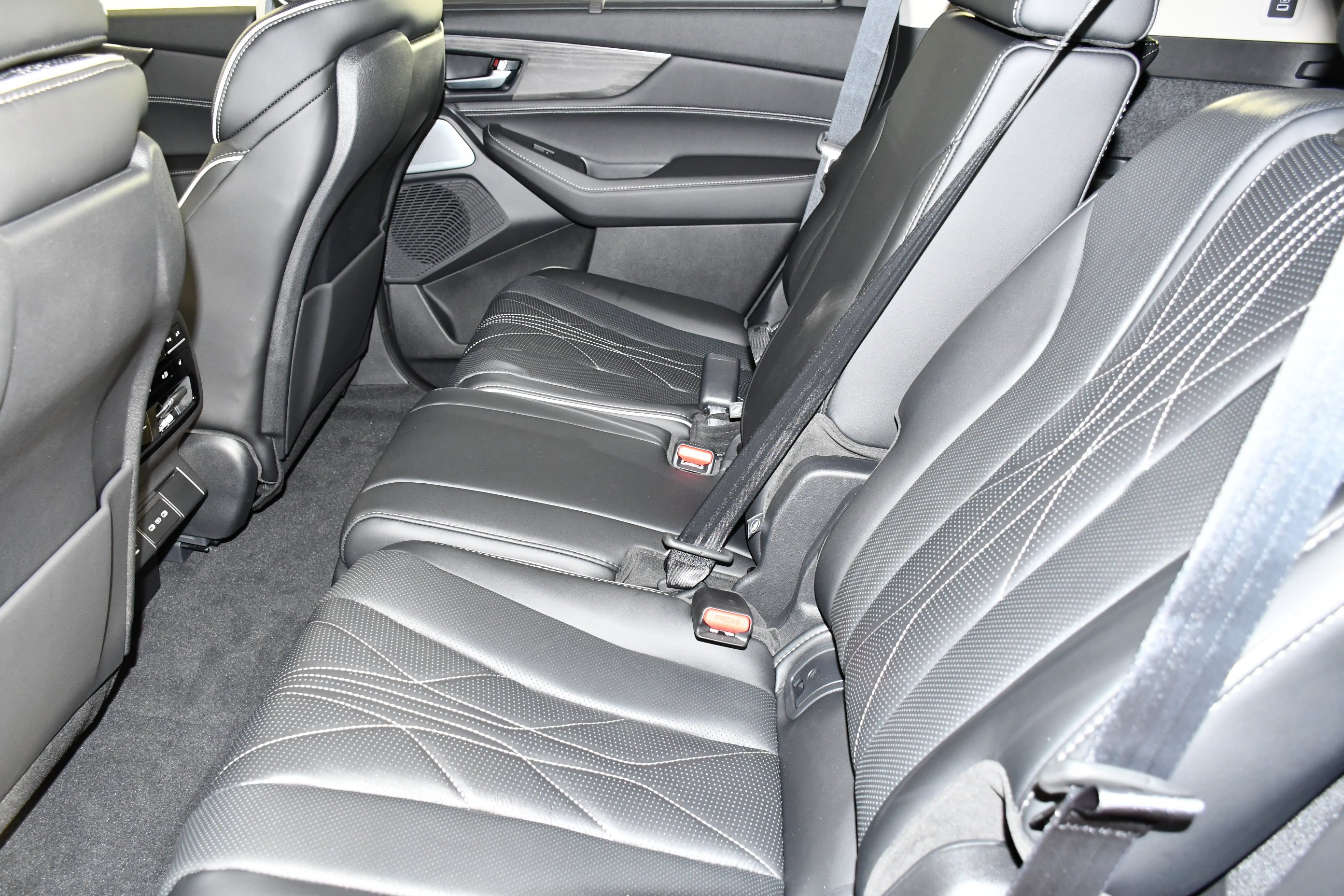 New 2026 Majestic Black Pearl Acura w/Advance Package image 15