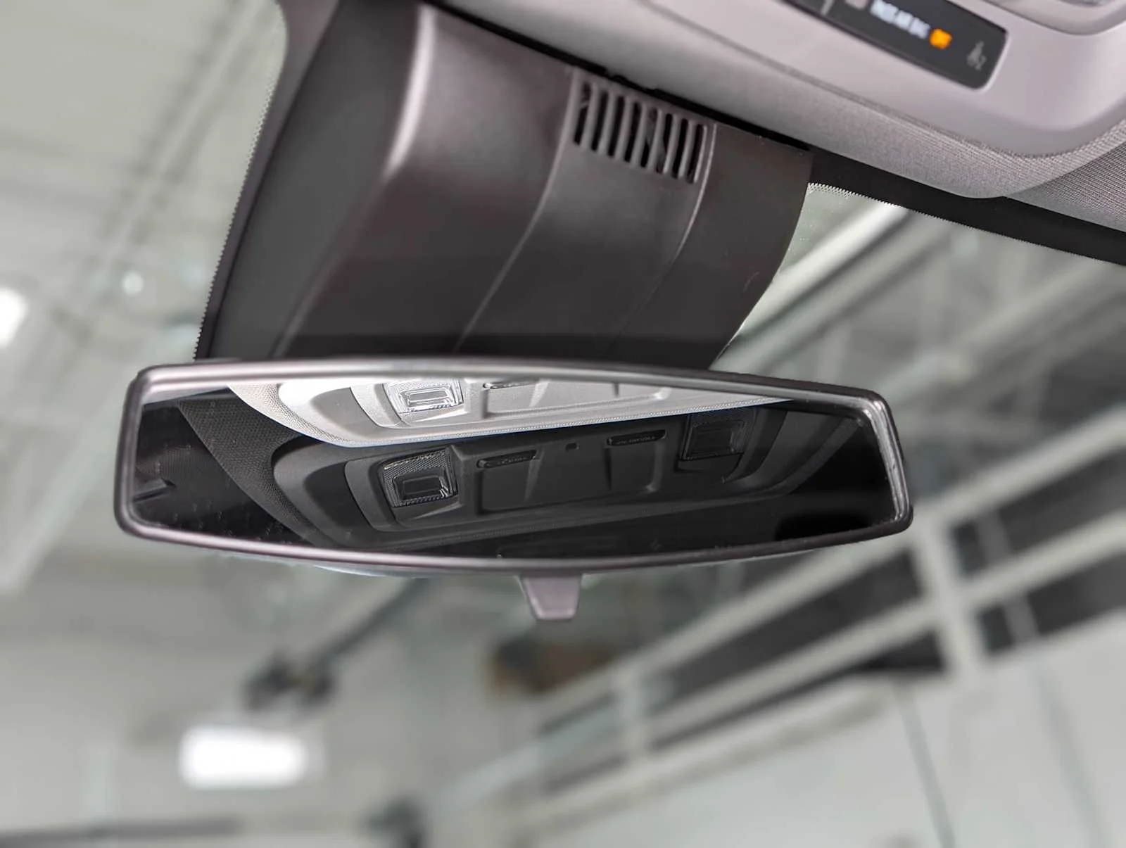 Used 2024 Onyx Black GMC Elevation image 29