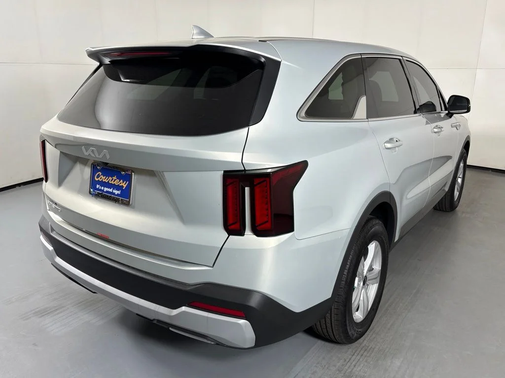 New 2026 Ivory Silver Kia LX image 8