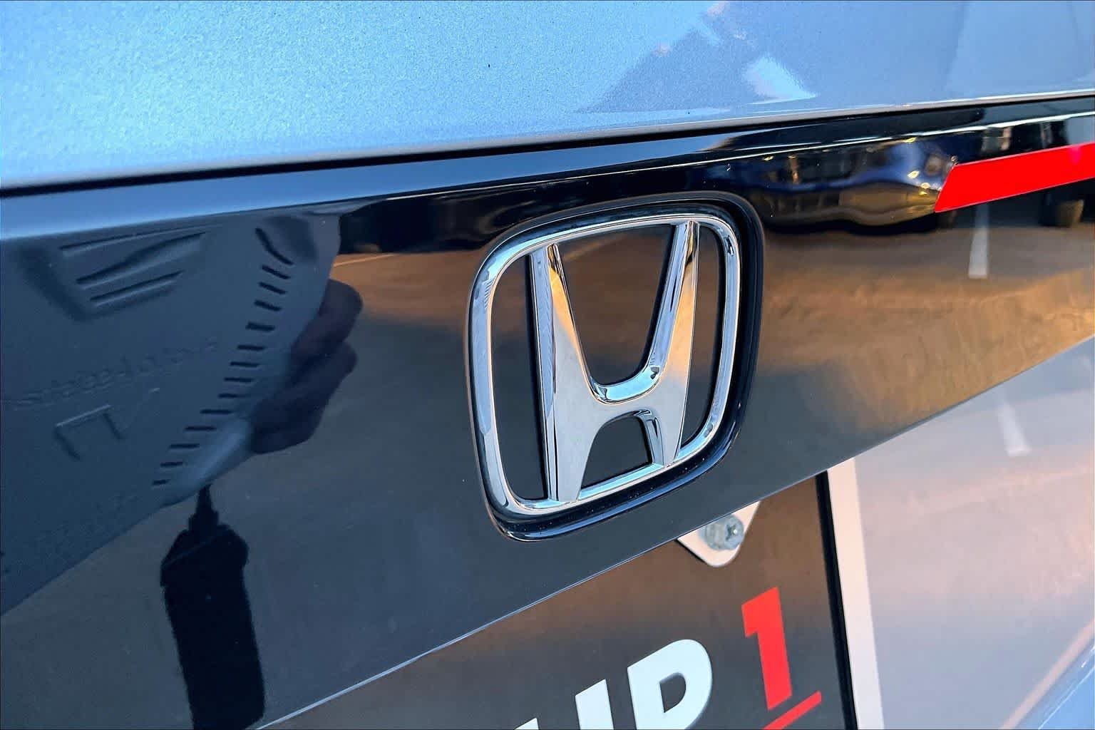 Used 2024 Solar Silver Metallic Honda EX image 28