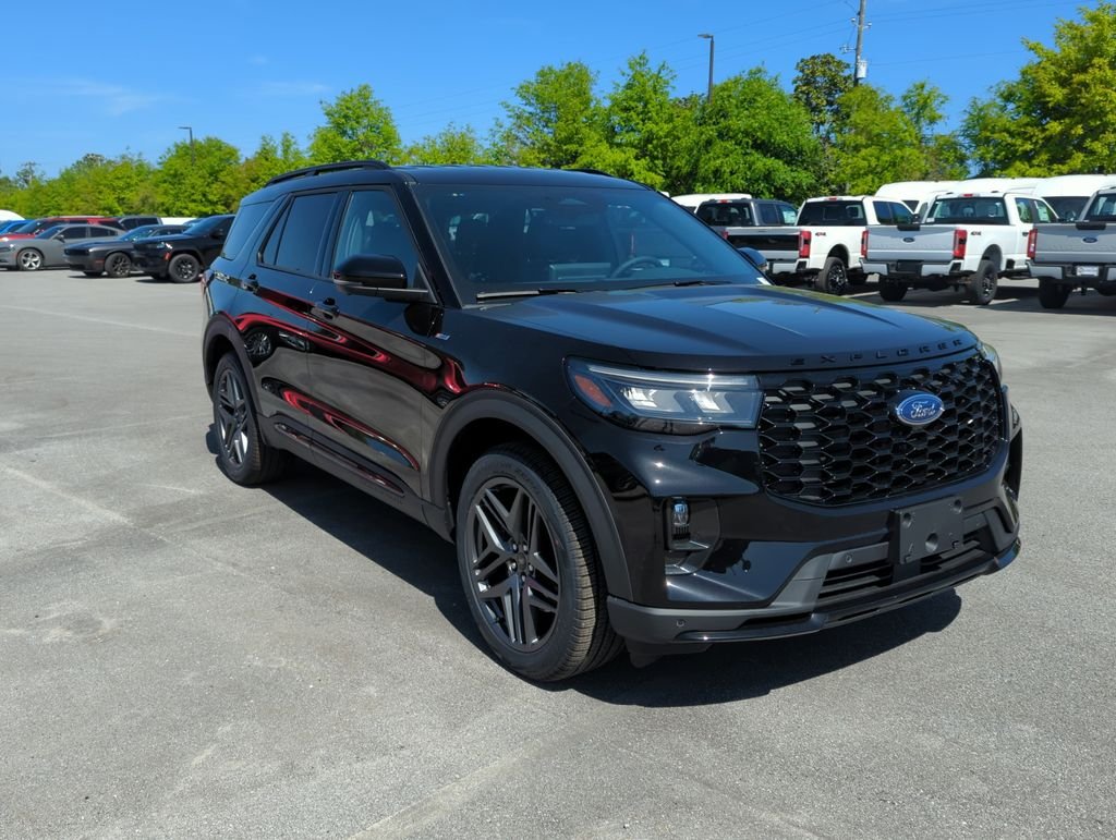 New 2026 Agate Black Metallic Ford ST-Line image 9