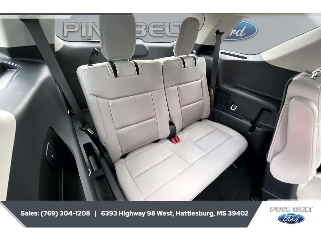 New 2026 Space White Metallic Ford Active image 21