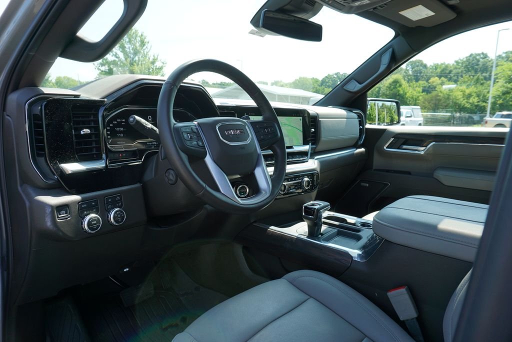 Used 2025 Sterling Metallic GMC SLT image 10