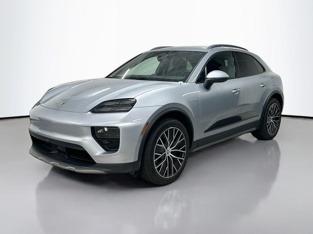 2025 Porsche Macan Base