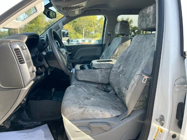 Used 2016 White GMC Base image 16