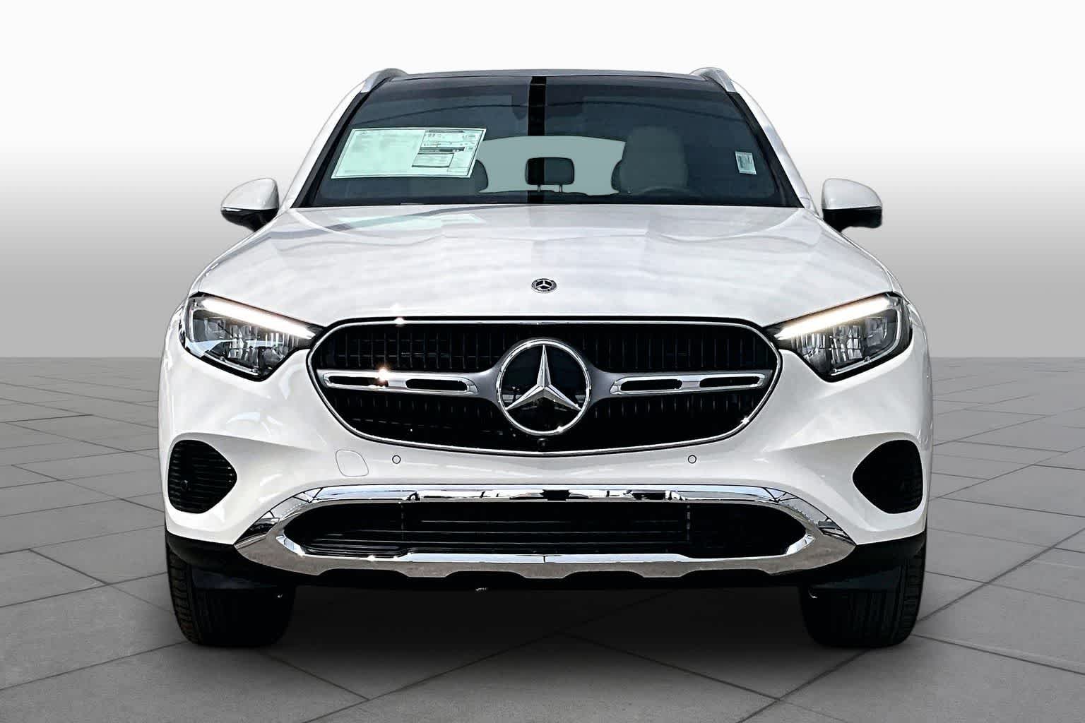 New 2027 Polar White Mercedes-Benz GLC 300 image 3