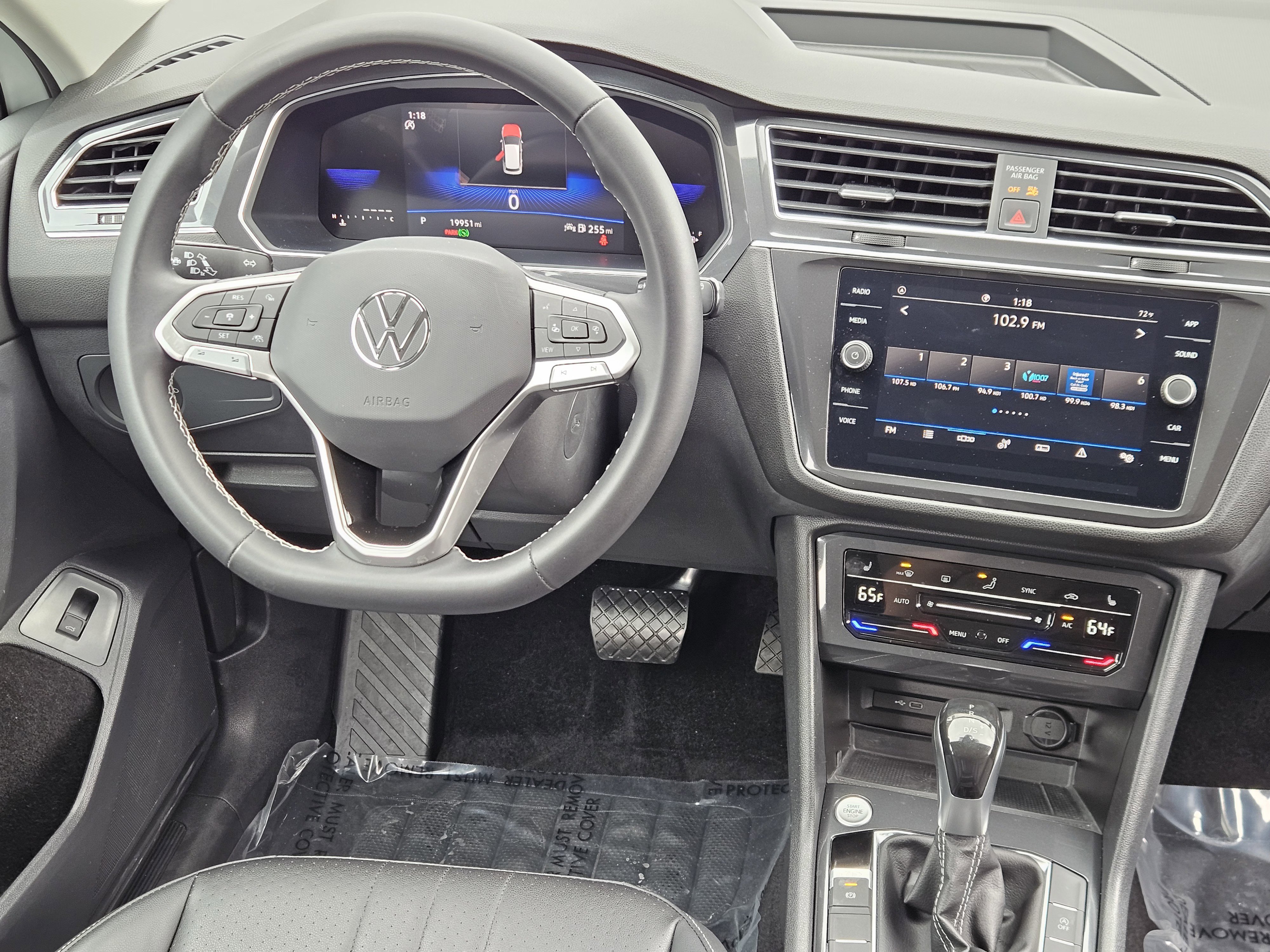 Used 2023  Volkswagen 2.0T SE image 26