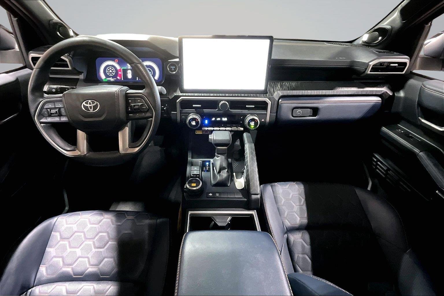 Used 2025 Wind Chill Pearl Toyota Platinum HV image 17