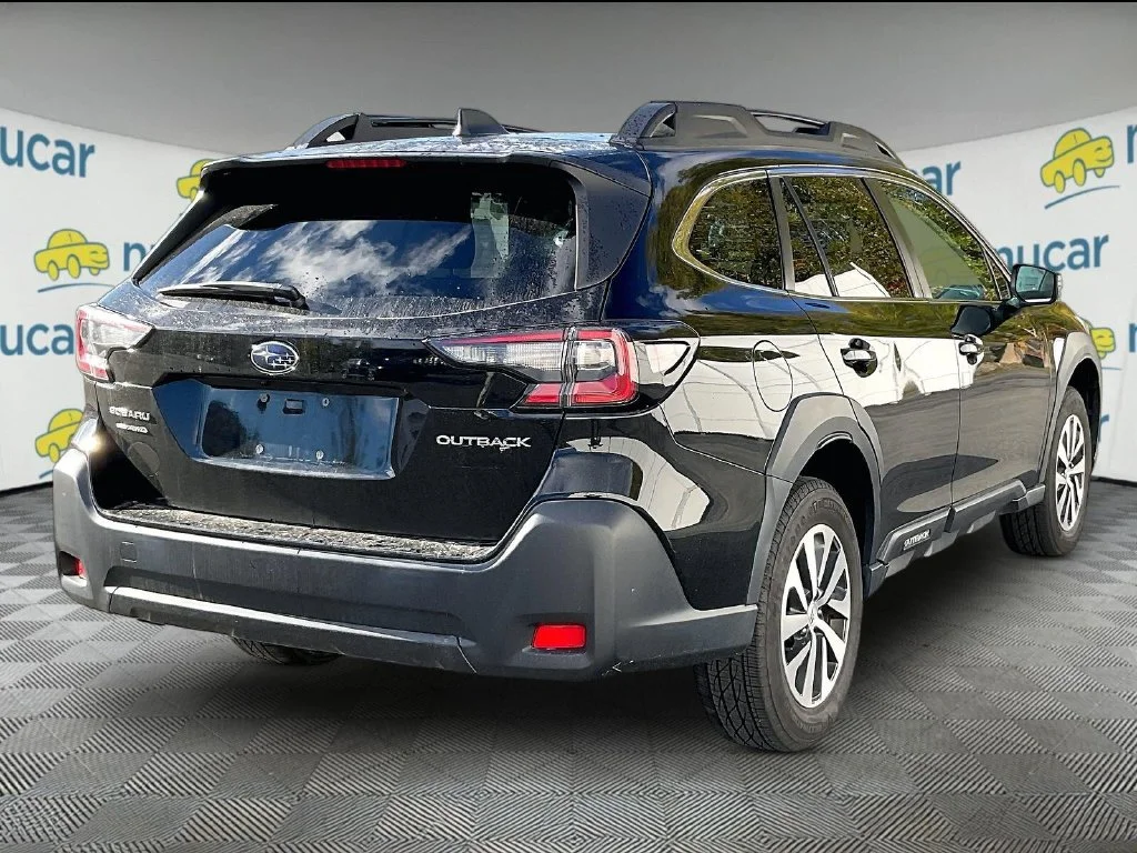 Used 2023 Crystal Black Silica Subaru Premium image 6