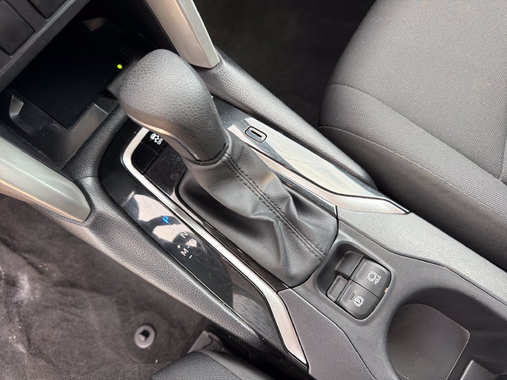 2025 Toyota Corolla Cross LE - Photo 28