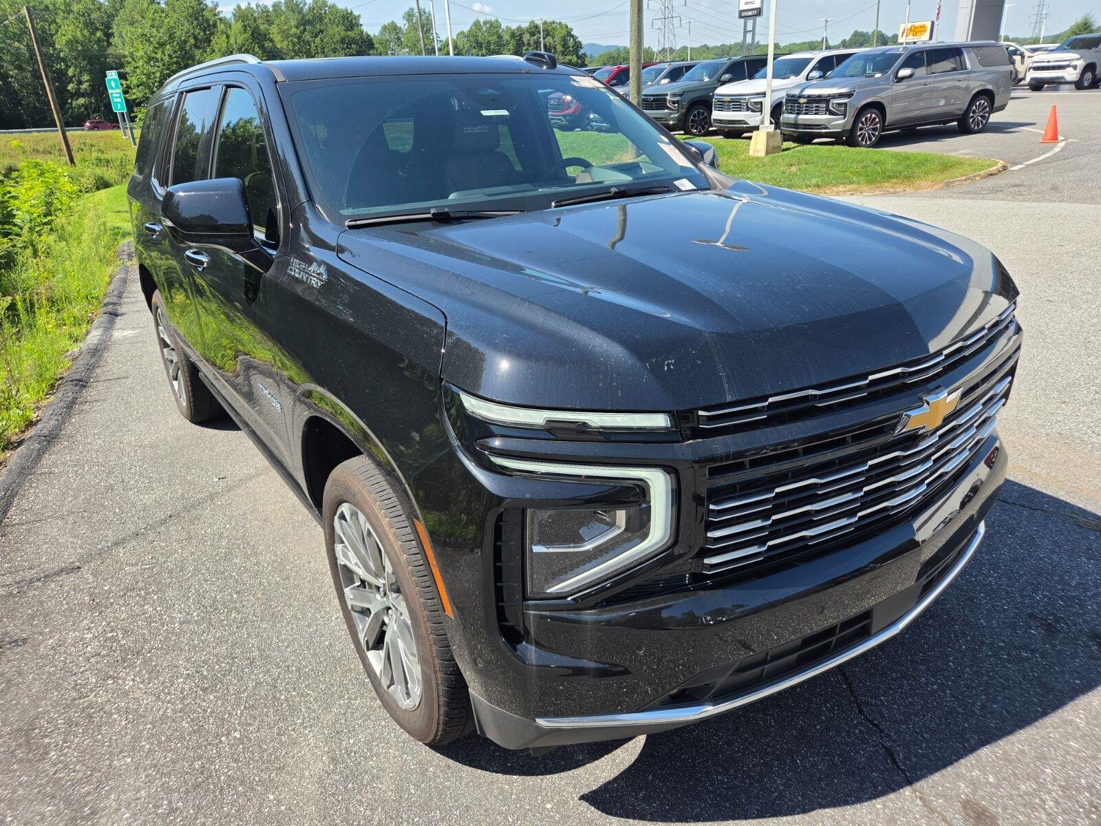 Used 2025 Black Chevrolet High Country image 3
