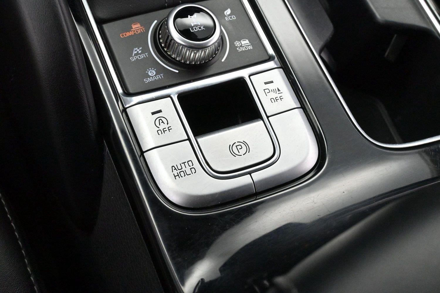 Used 2022 Glacial White Pearl Kia LX image 18