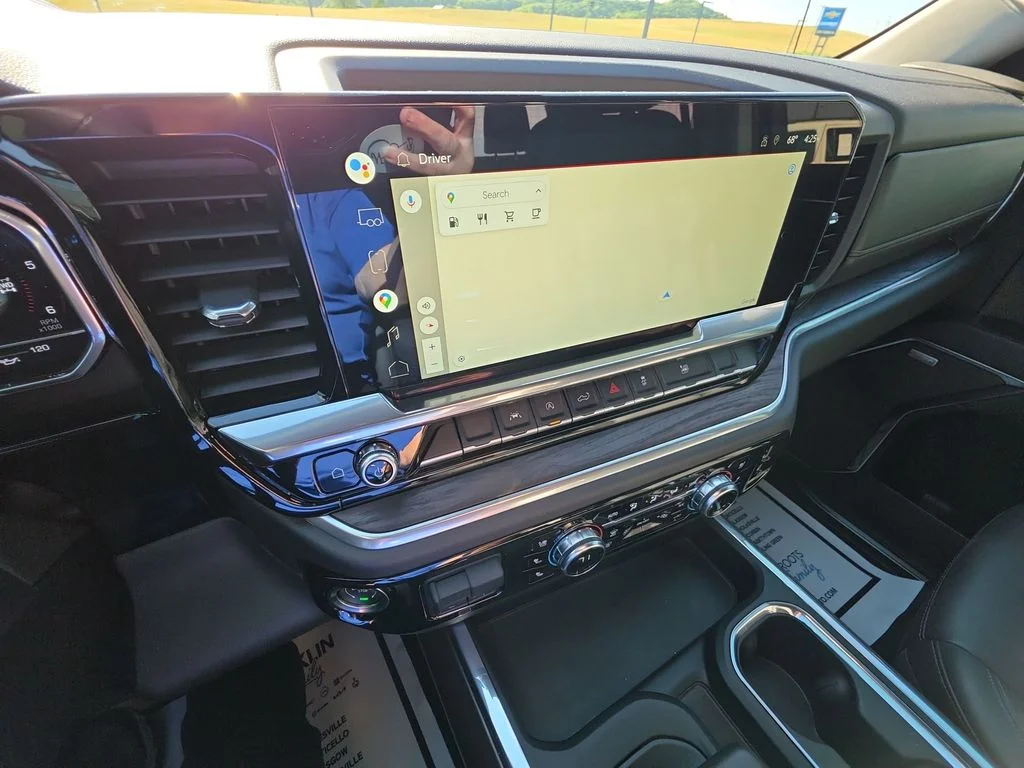 Used 2022 Black GMC SLT image 18