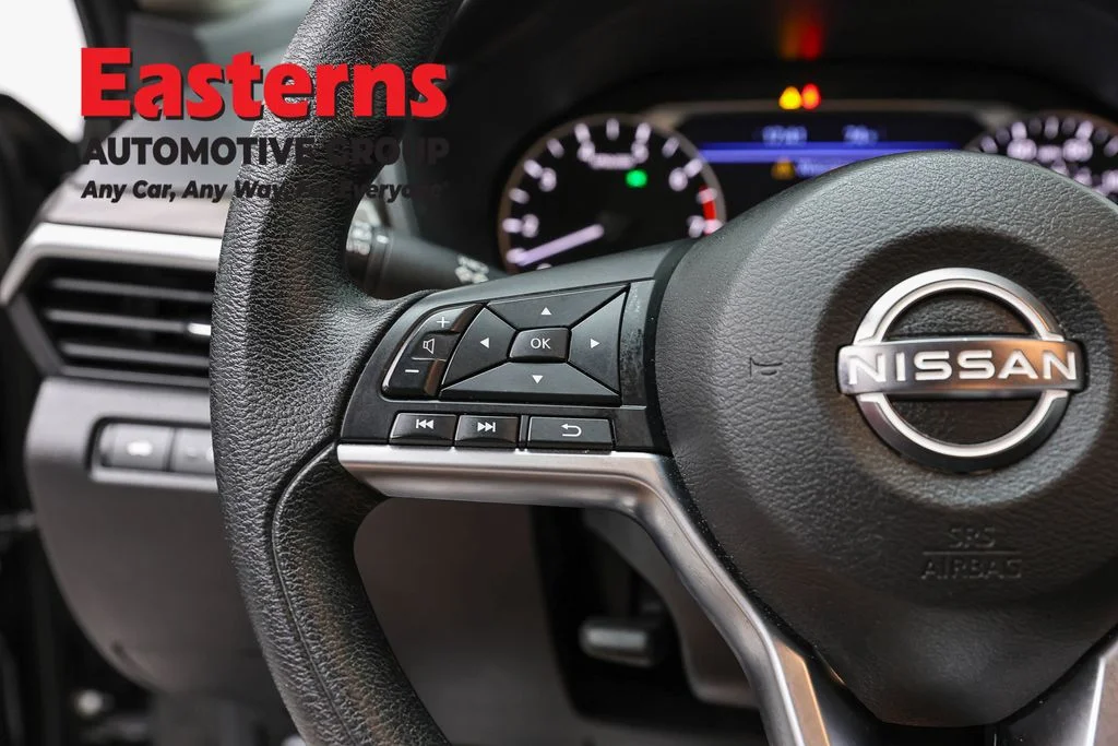 Used 2024 Black Nissan 2.5 SV image 15