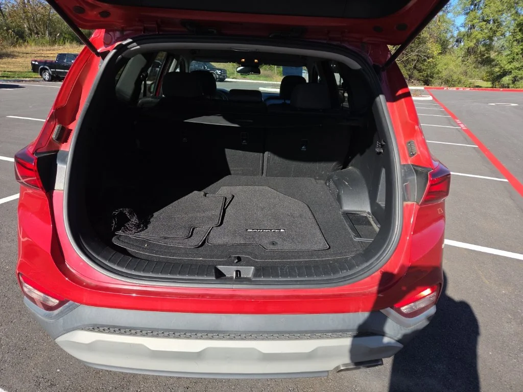 Used 2020 Red Hyundai SE image 15