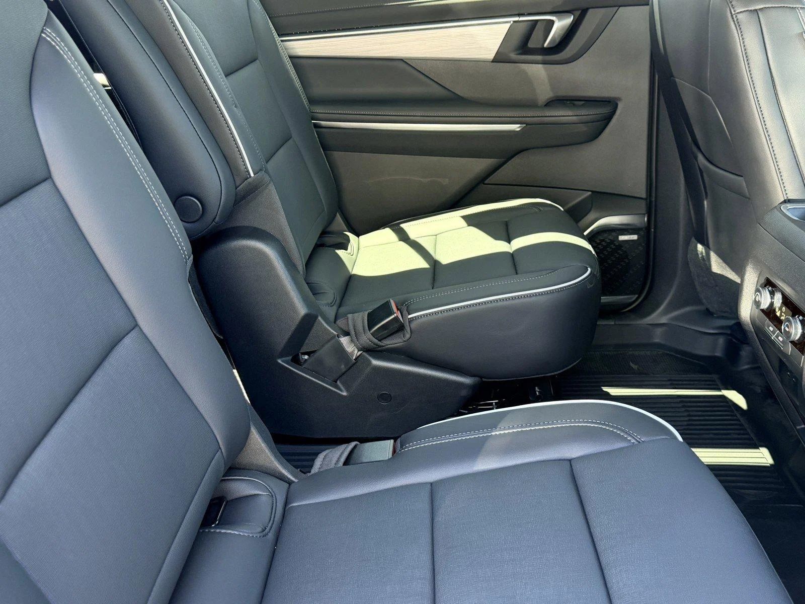 New 2026 Ebony Twilight Metallic Buick Preferred image 10