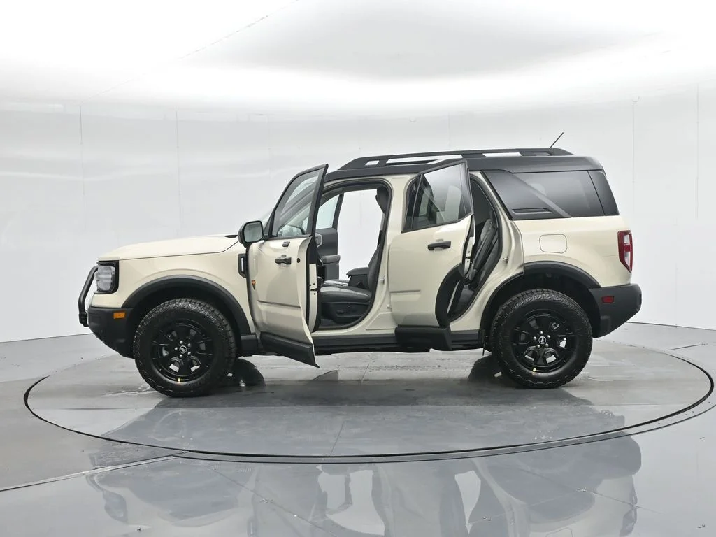 New 2025 Desert Sand Ford Badlands image 35