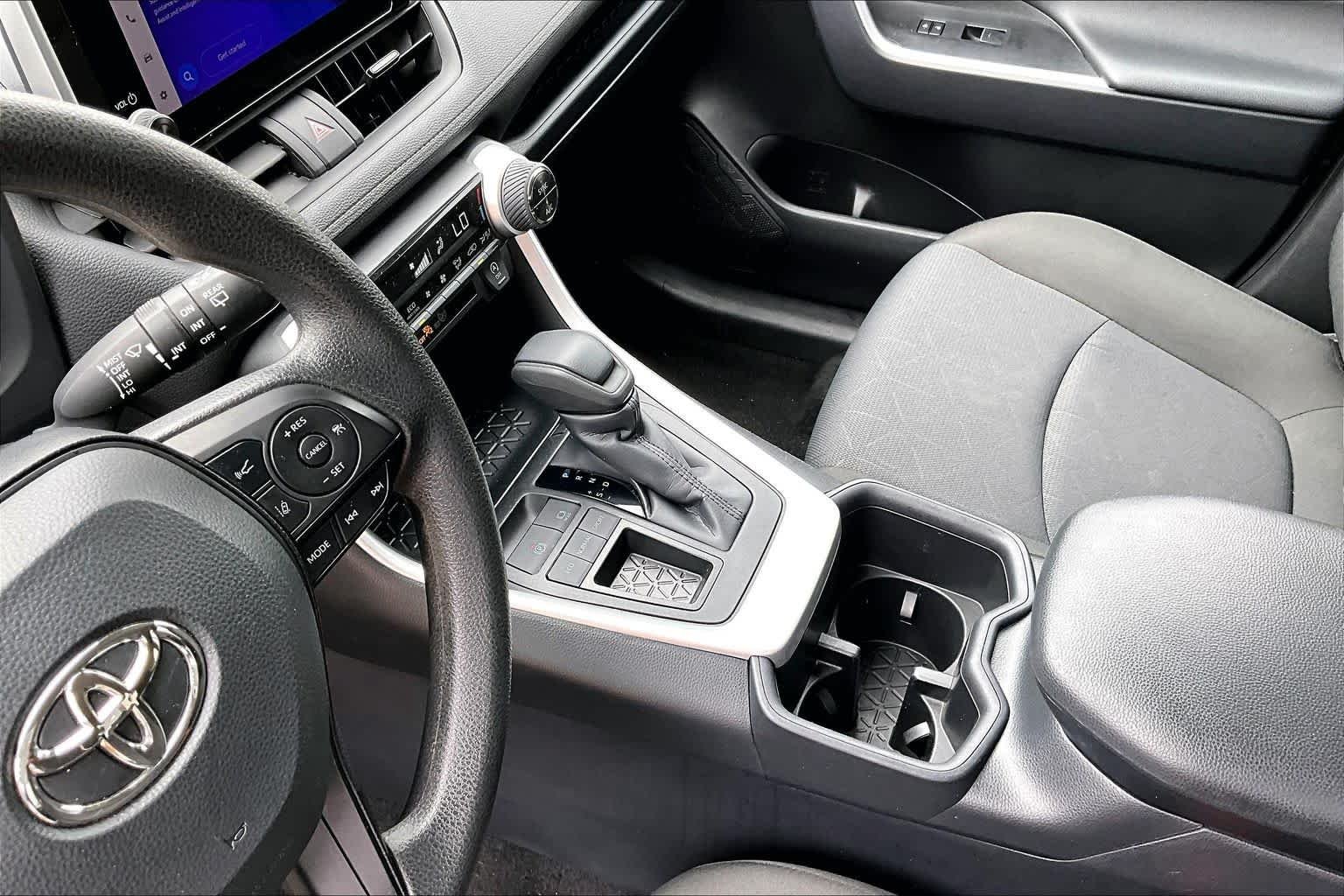 Used 2025 Ice Cap Toyota XLE image 17