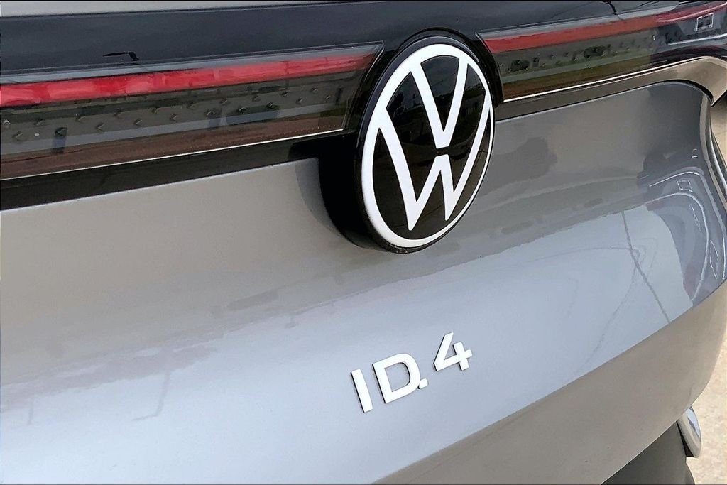 Certified Used 2023 Silver Mist Metallic Volkswagen Pro image 8