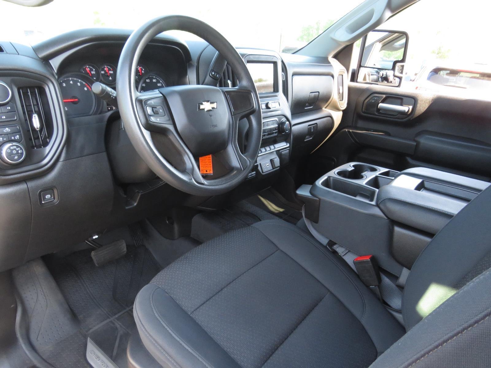 Used 2021 Silver Ice Metallic Chevrolet Custom image 22