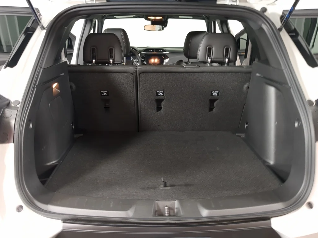 Used 2023 White Chevrolet ACTIV image 17