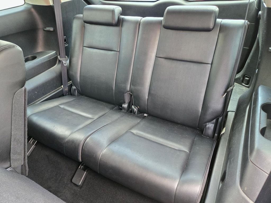 Used 2011 Silver Mazda Touring image 17