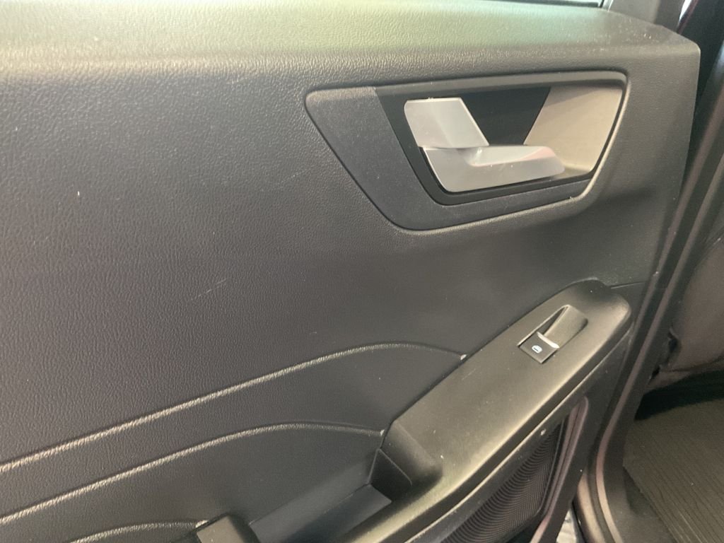 Used 2021 Blue Ford SE image 29