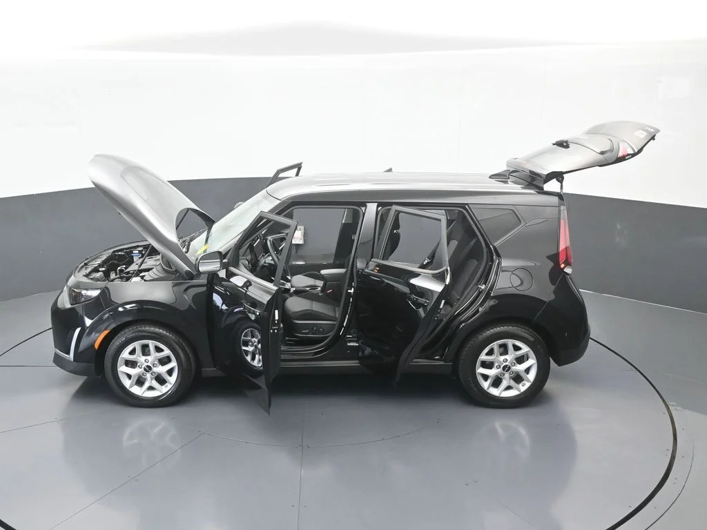Used 2023 Fusion Black Kia S image 62