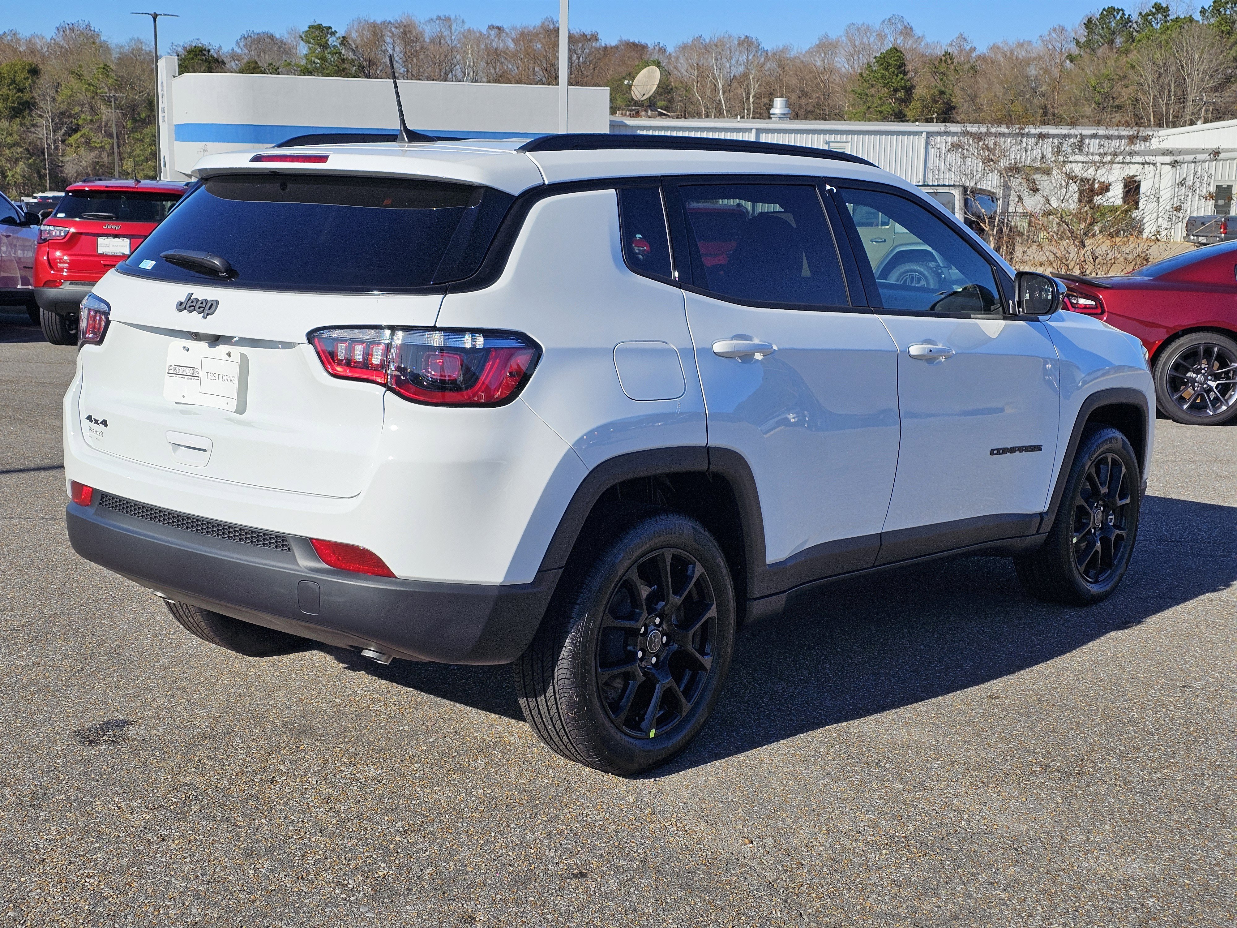 New 2026 Bright White Clearcoat Jeep Latitude Altitude image 8