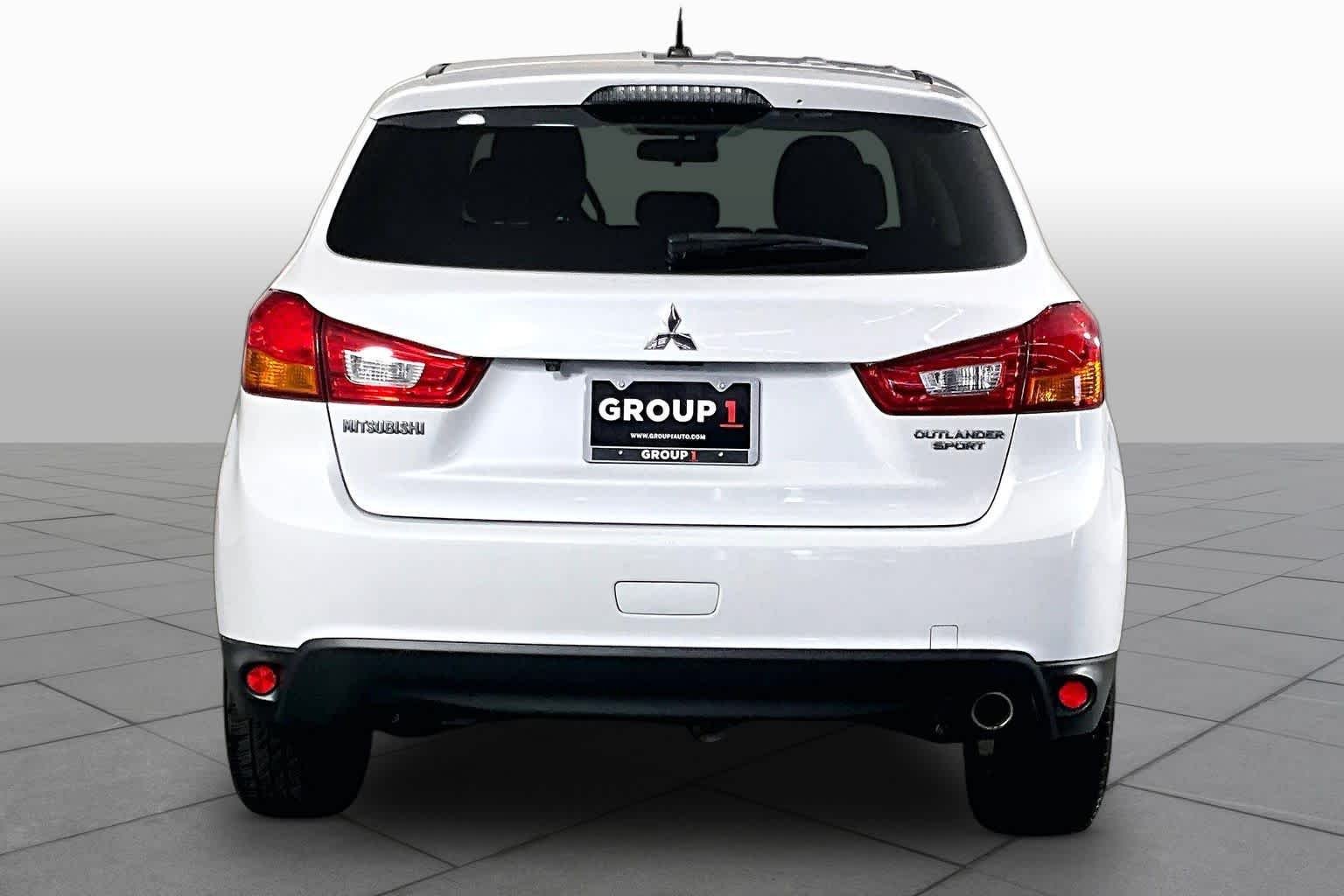 Used 2015 White Pearl Mitsubishi SE image 5