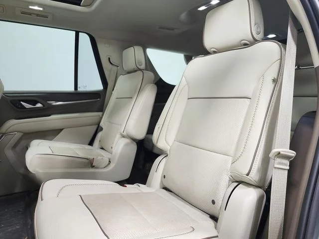 Used 2023 Green GMC Denali image 10